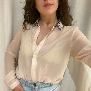 ⭐️SOLD⭐️Sheer Floral Pink Blousse